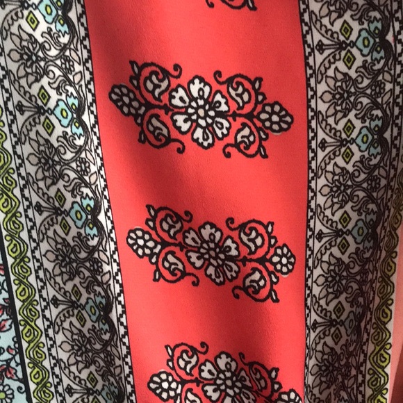 Adorable print romper - Picture 3 of 10